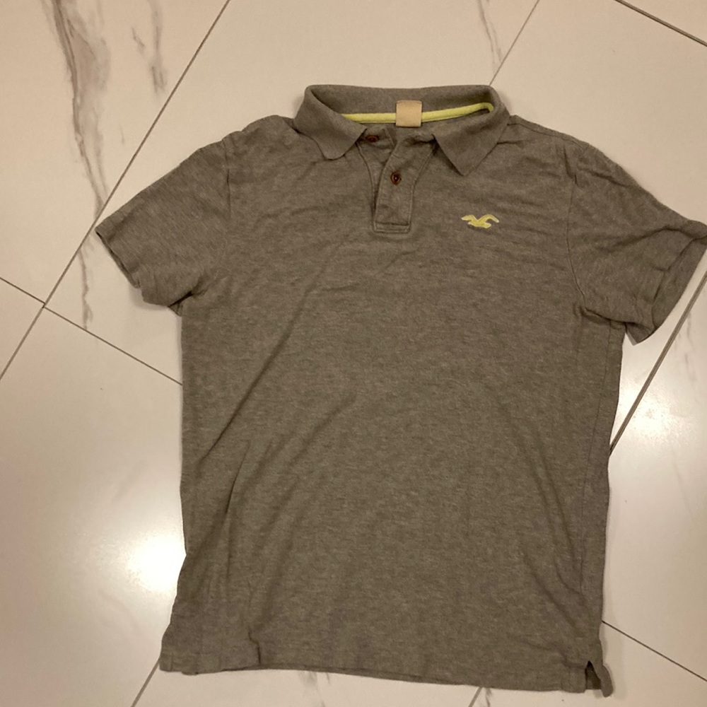 Hollister youths shirt